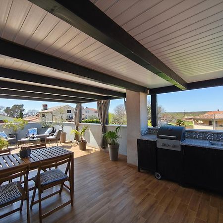 Rooms And Apartments Istrasoley Bale Exterior foto