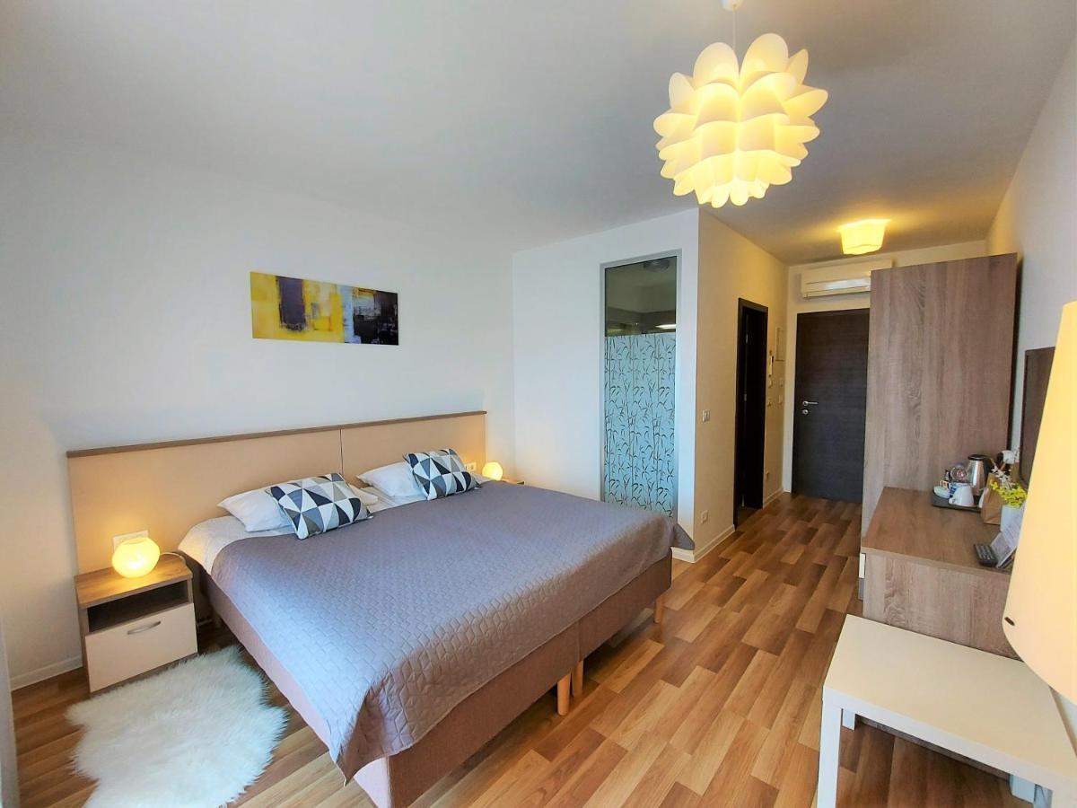 Rooms And Apartments Istrasoley Bale Exterior foto