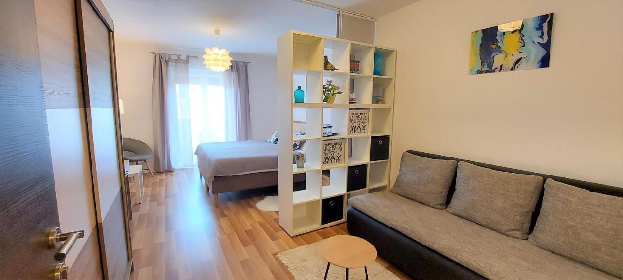 Rooms And Apartments Istrasoley Bale Exterior foto