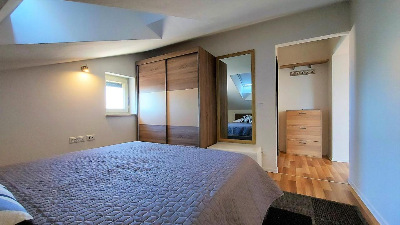 Rooms And Apartments Istrasoley Bale Exterior foto