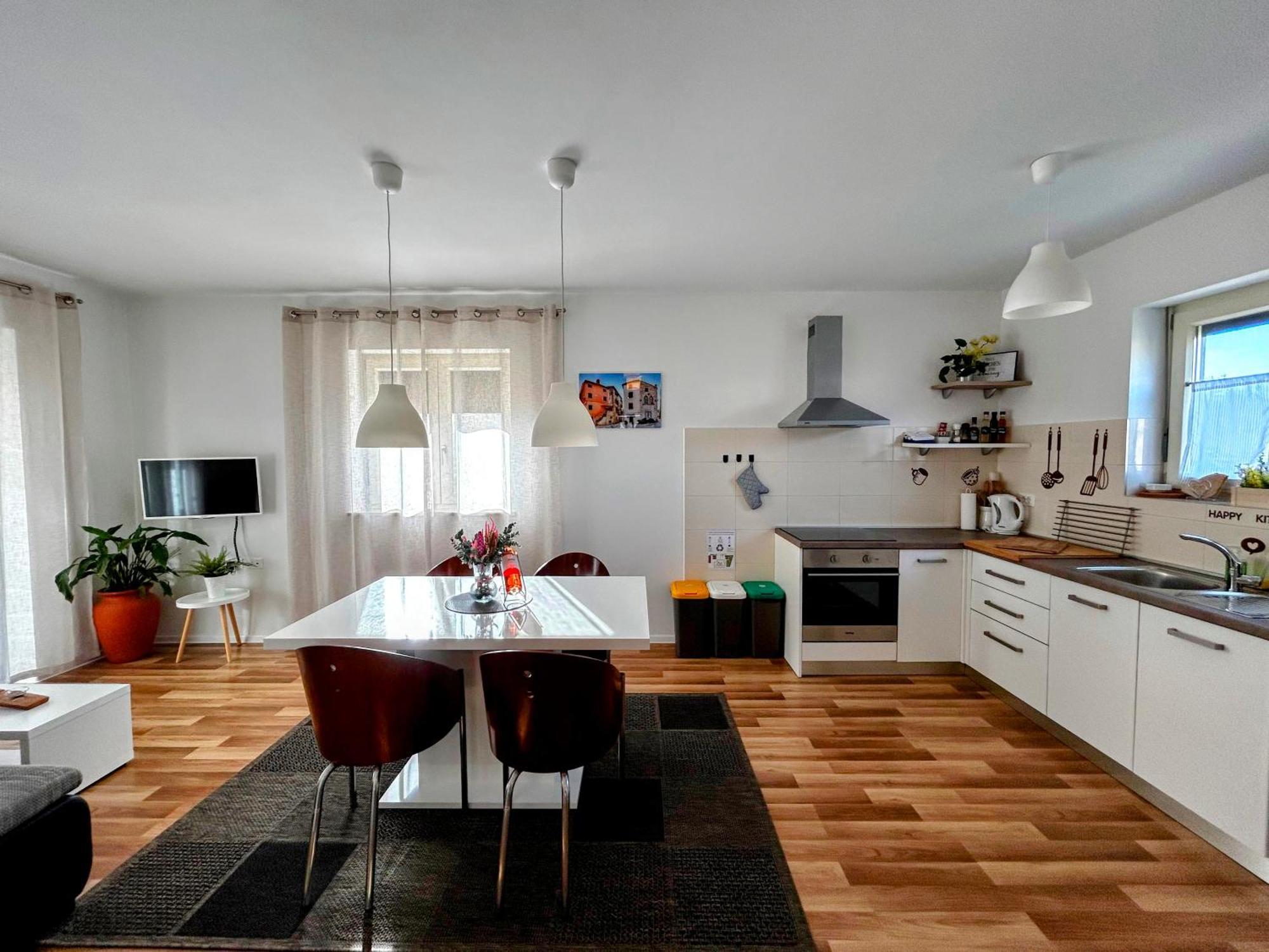 Rooms And Apartments Istrasoley Bale Exterior foto